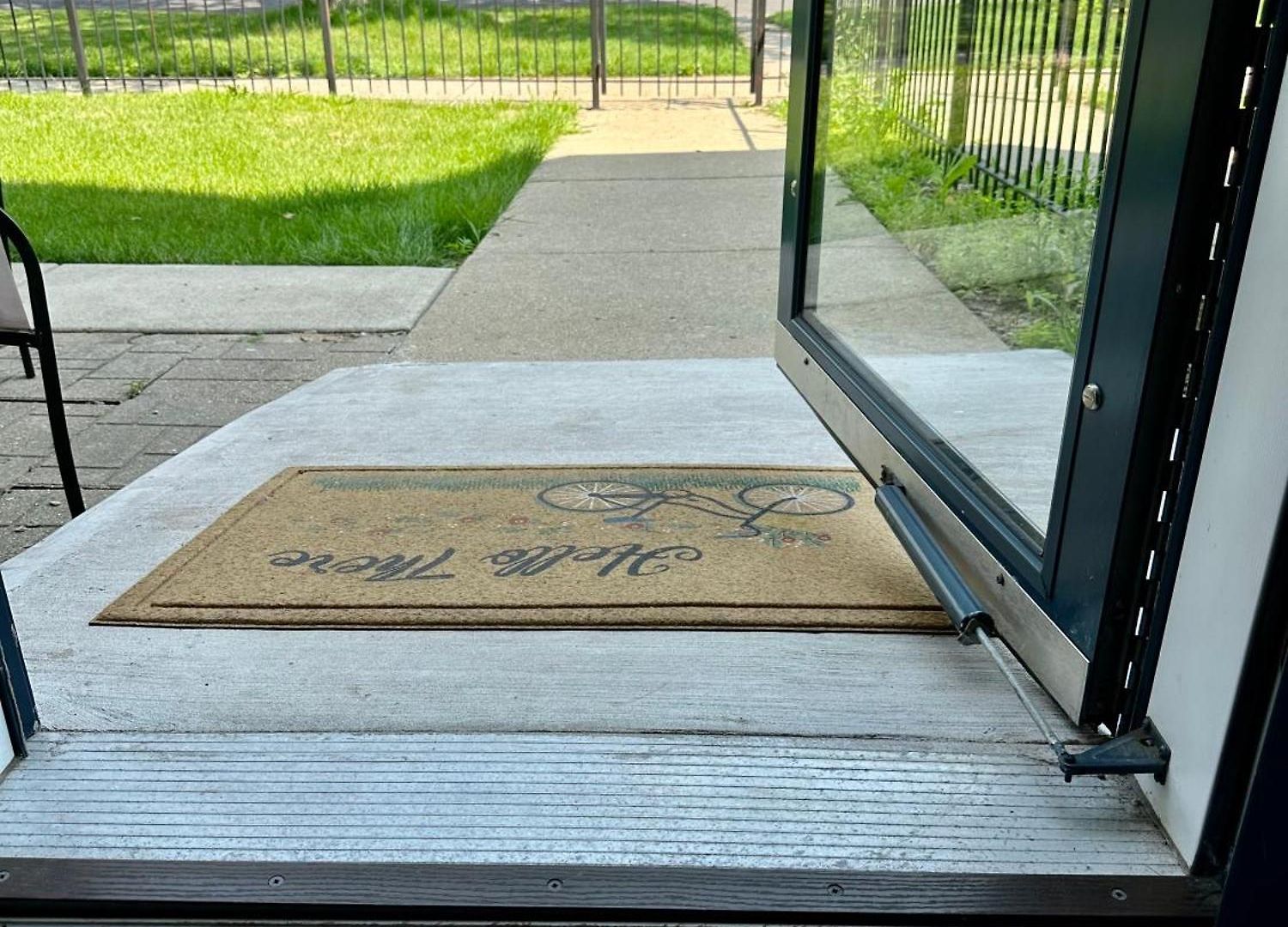 Spacious Row Next Transit Near Downtown W Parking Holiday home *