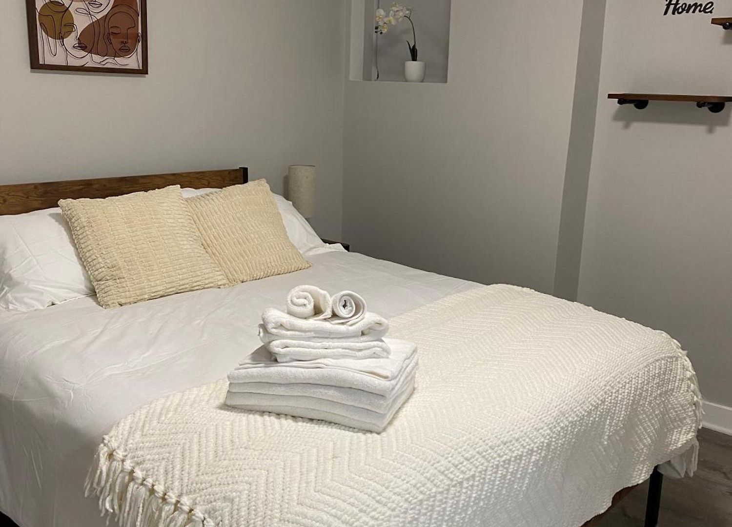Apartment Stylish Urban Retreat 3 Bedroom Newly Remodeled