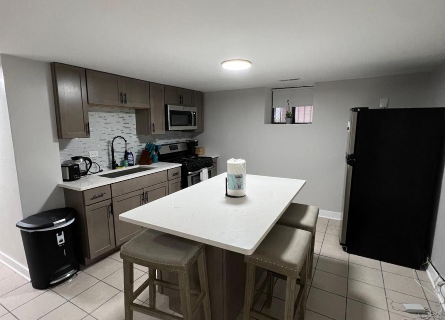 Stylish Urban Retreat 3 Bedroom Newly Remodeled Apartment Chicago