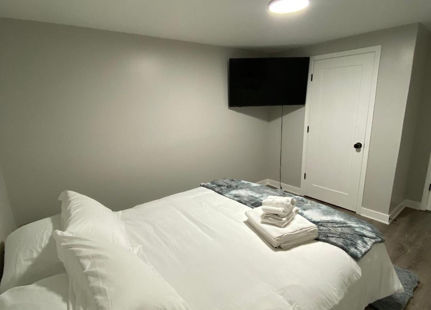 Stylish Urban Retreat 3 Bedroom Newly Remodeled * Chicago