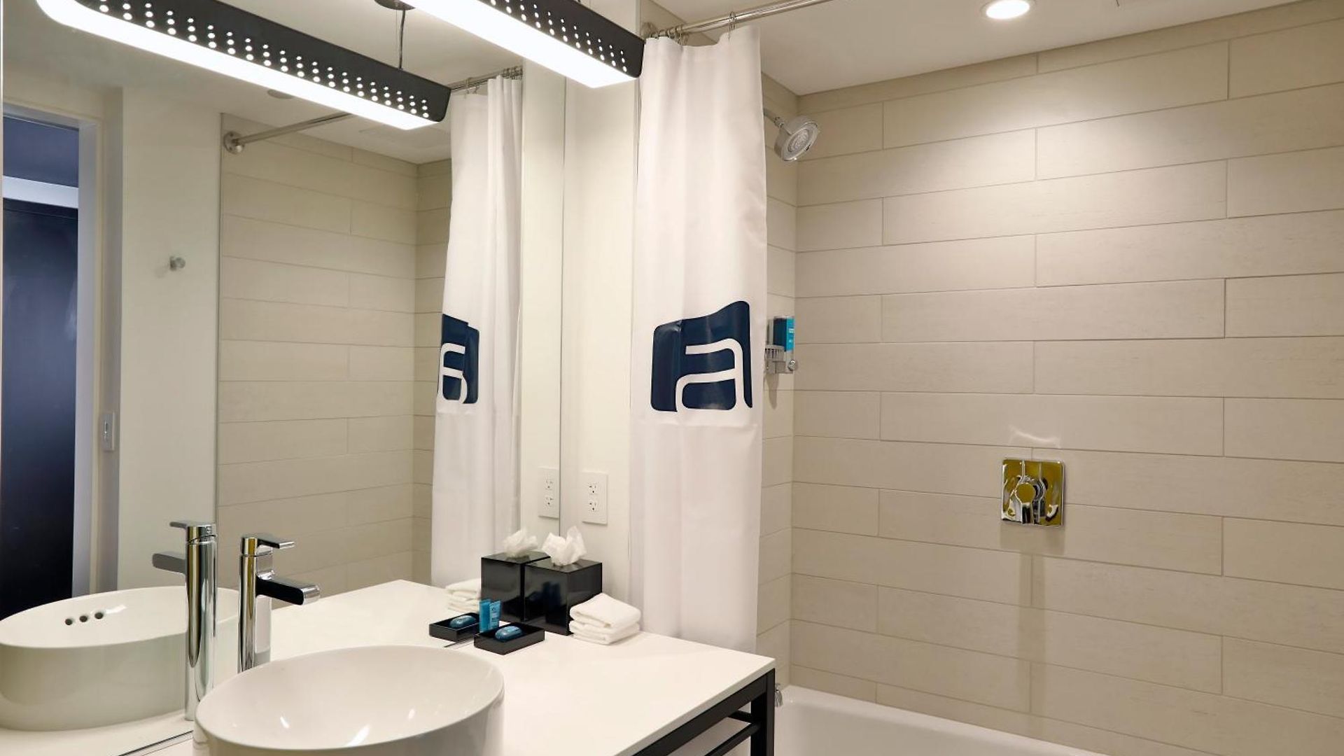 Aloft By Marriott Mag Mile Hotel