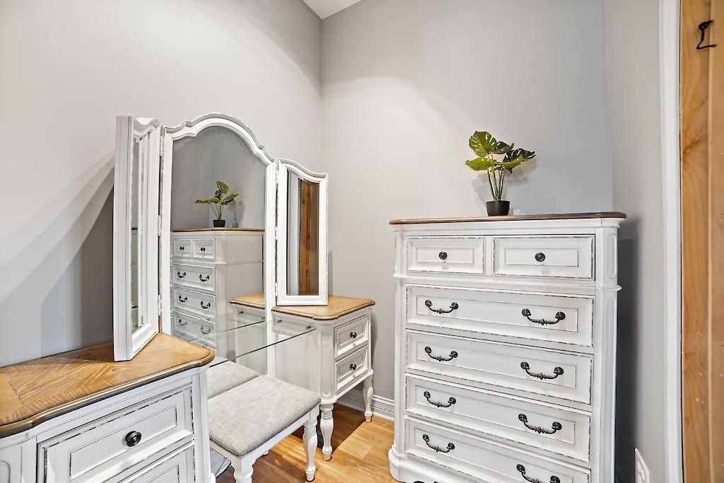 Mid-century Gem Steps From United Center 4* Chicago