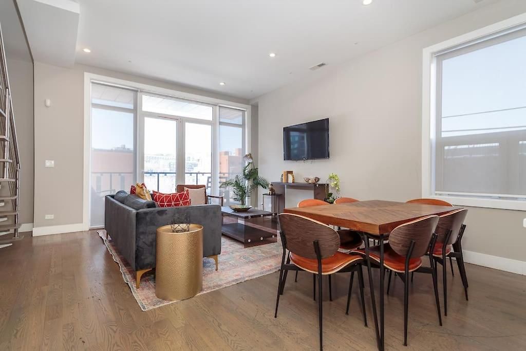 2 Newly Built Luxury With Private Roofdeck Holiday home Chicago