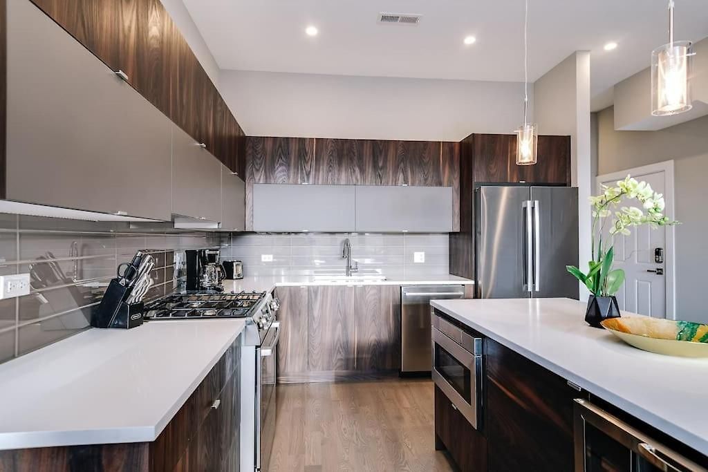 2 Newly Built Luxury With Private Roofdeck