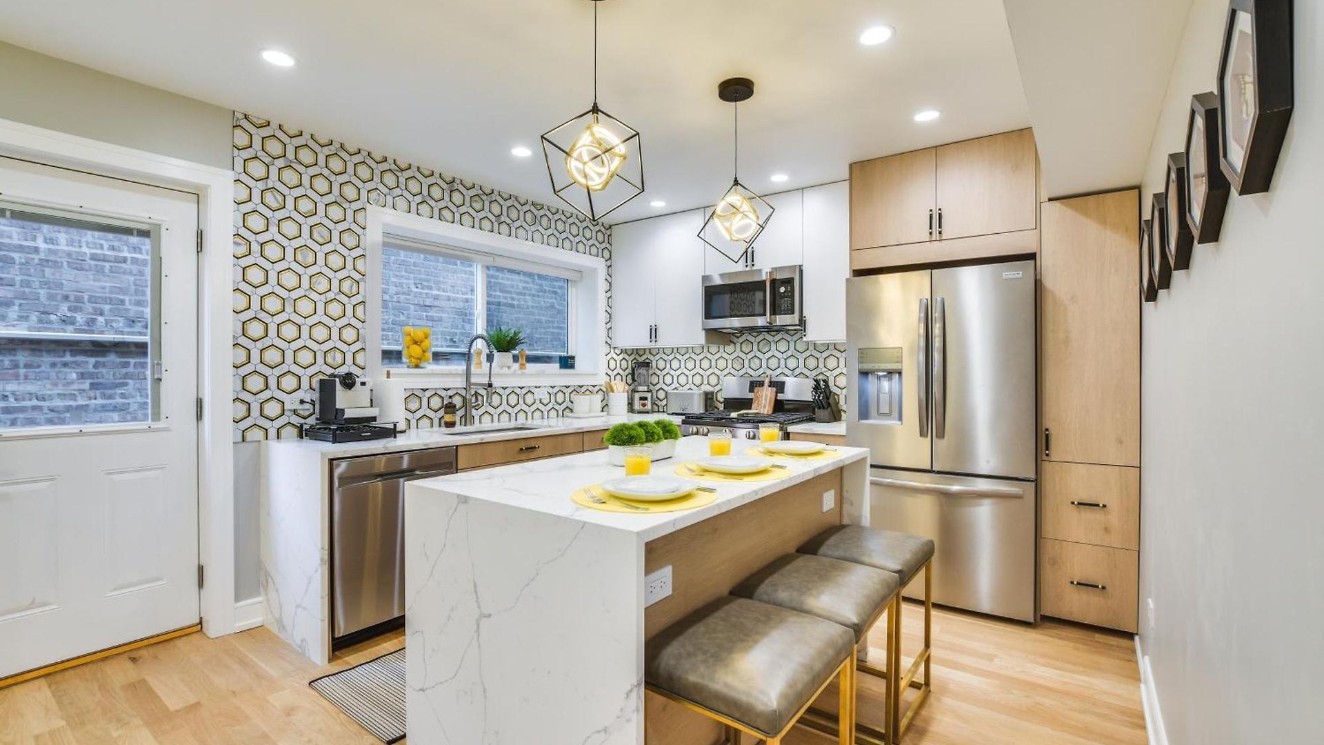 Stylish Retreat: Walk To Loyola Holiday home Chicago