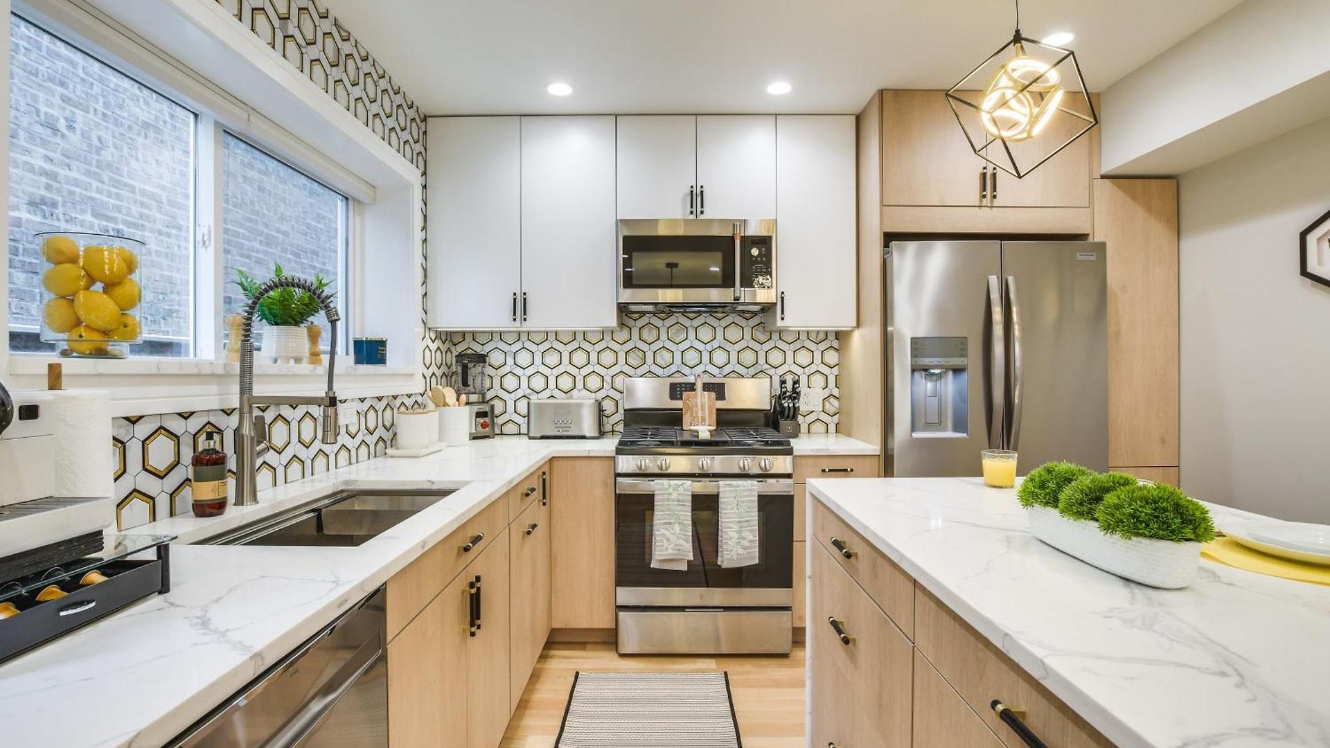 Stylish Retreat: Walk To Loyola Holiday home Chicago