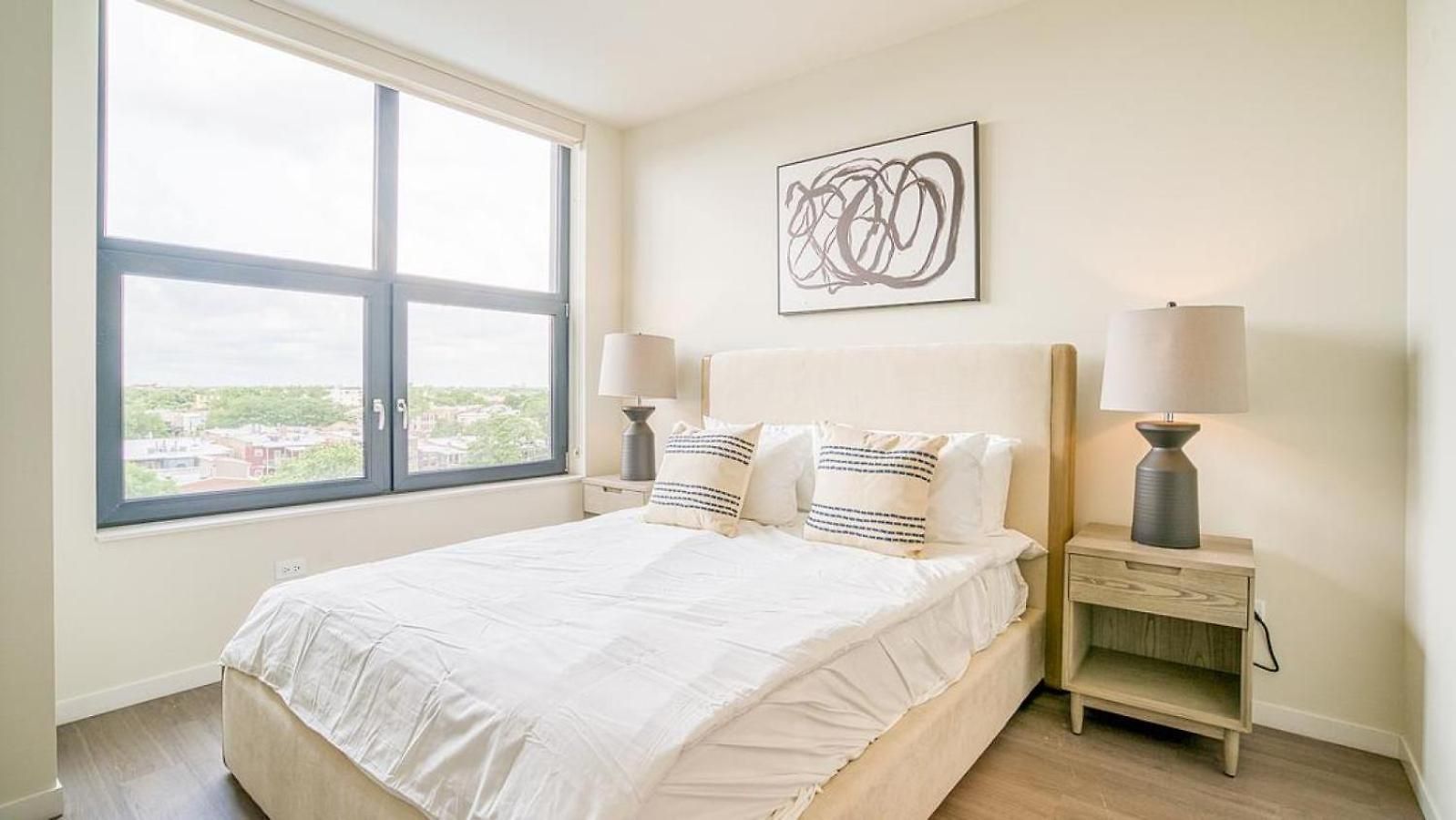 Landing Modern With Amazing Amenities Apartment