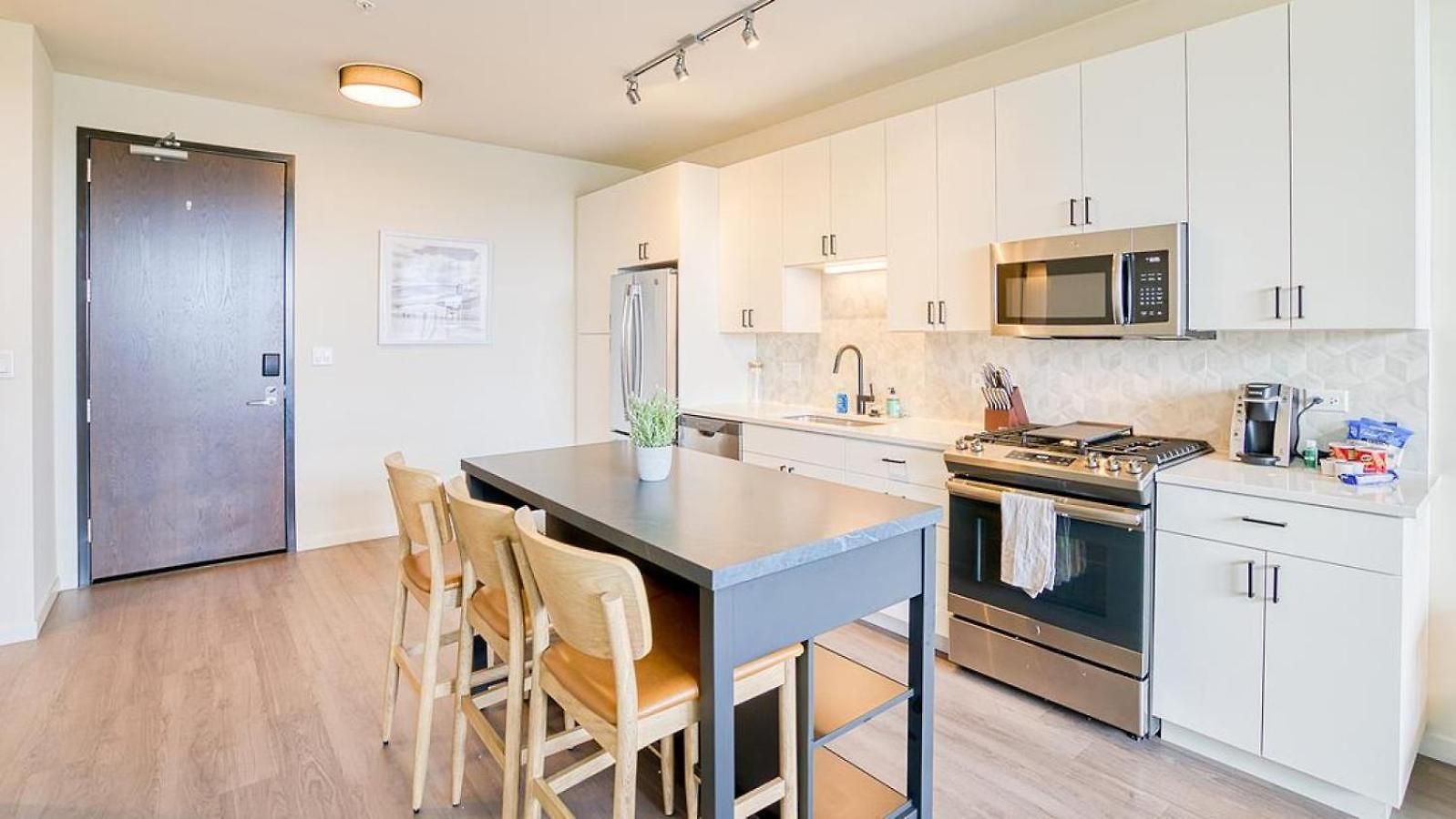 Landing Modern With Amazing Amenities Chicago