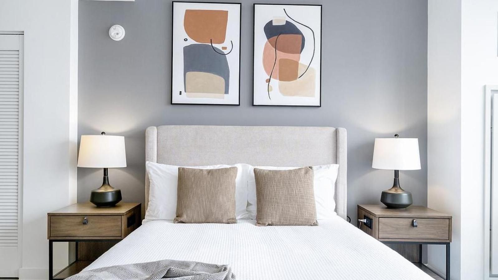 Apartment Landing Modern With Amazing Amenities Chicago