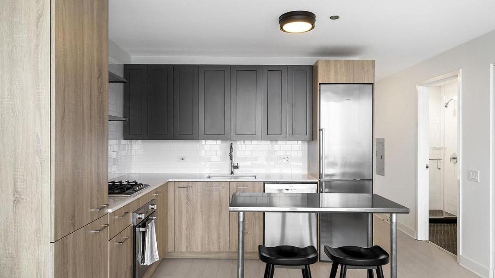 Landing Modern With Amazing Amenities Apartment