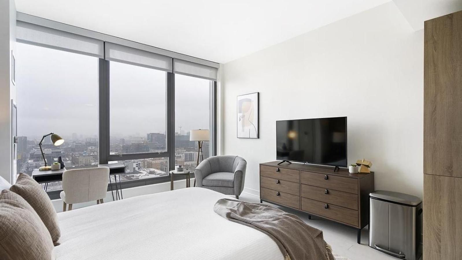Landing Modern With Amazing Amenities * Chicago