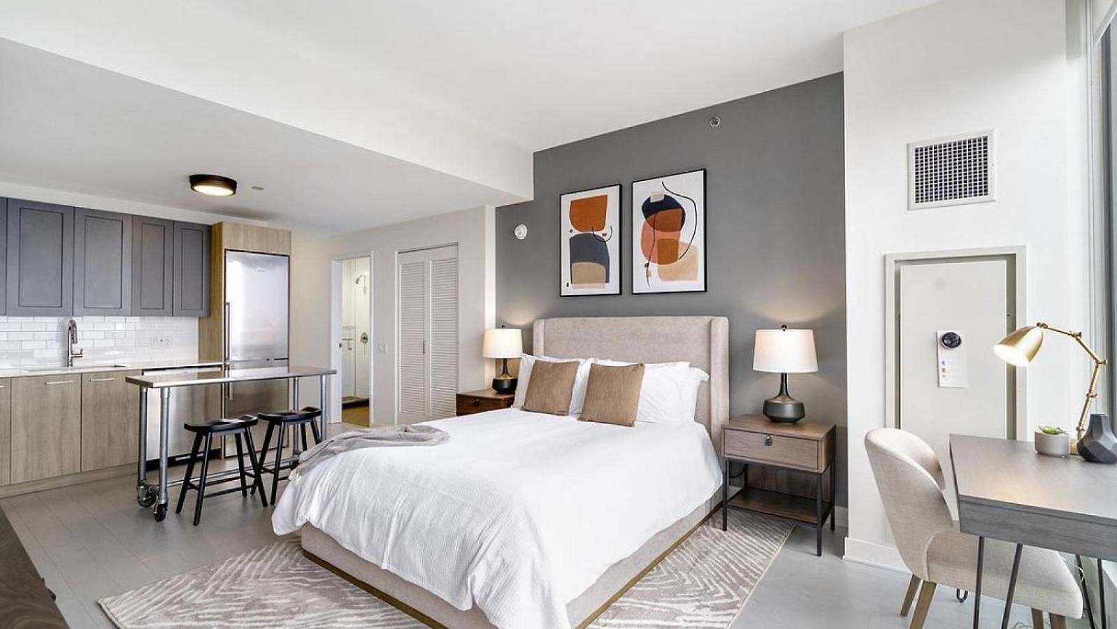 Apartment Landing Modern With Amazing Amenities *