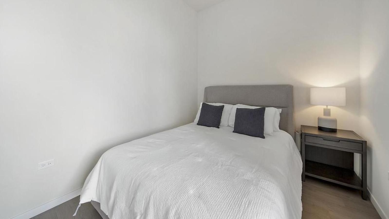 Landing Modern With Amazing Amenities * Chicago