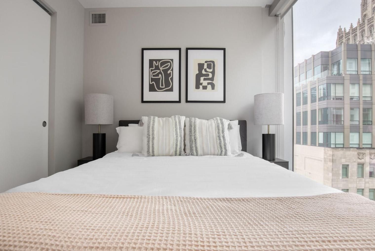 Apartment Streeterville 2br W Lounge Pool Nr Riverwalk Chi-1003