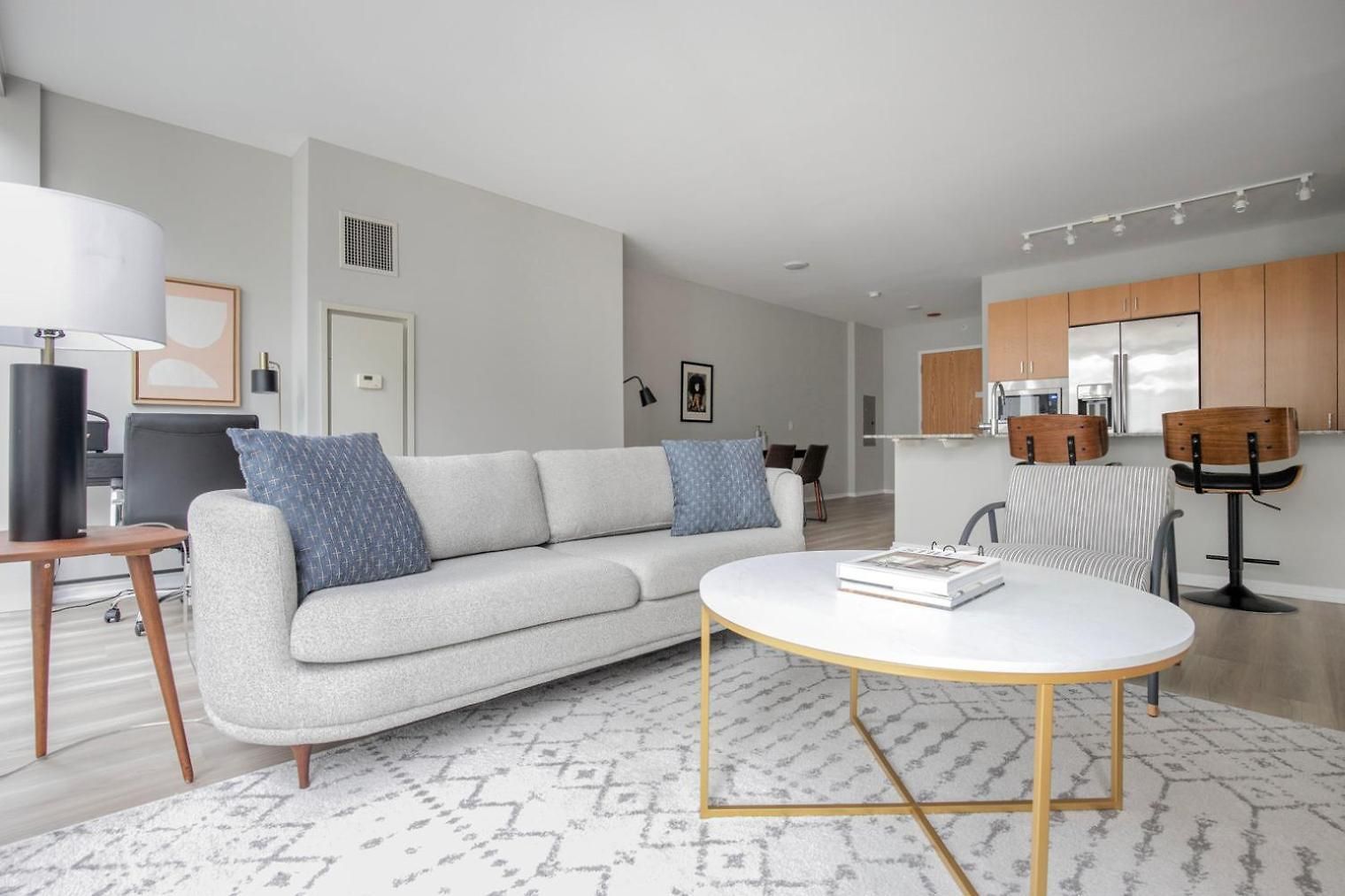Streeterville 2br W Lounge Pool Nr Riverwalk Chi-1003 *