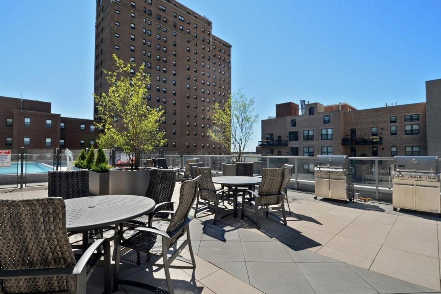 South Loop W Pool Gym Nr Grant Park Chi-857 * Chicago