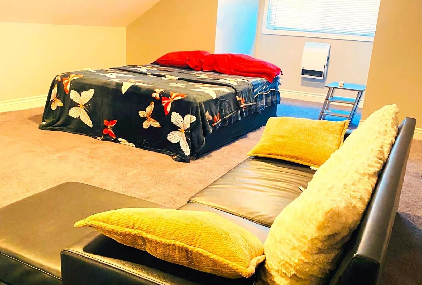 Fully Equipped Cozy 4/5 Br Apartment *