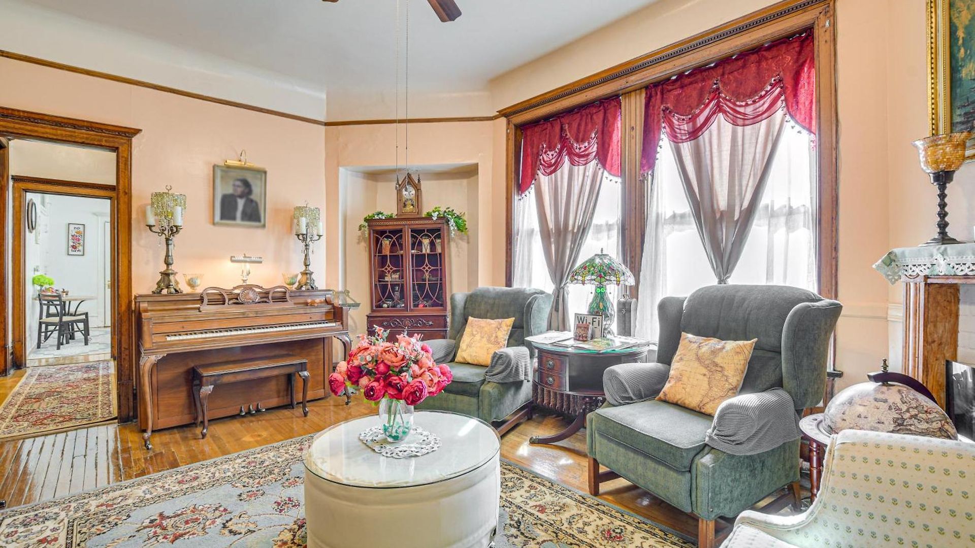 Victorian Mansion In Garfield Park Holiday home Chicago