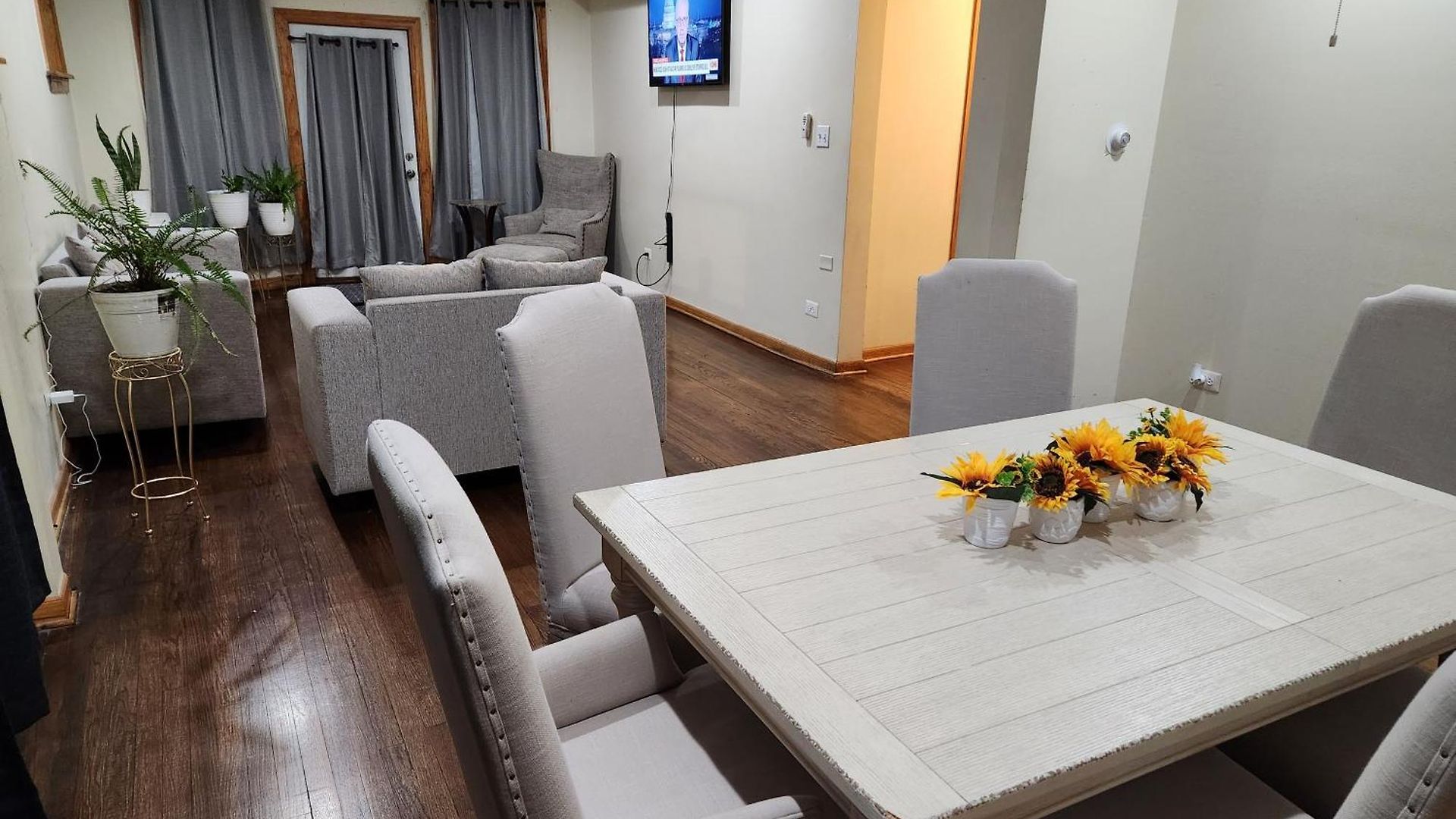 Relaxing Entire Roseland Neighborhood Unit Apartment