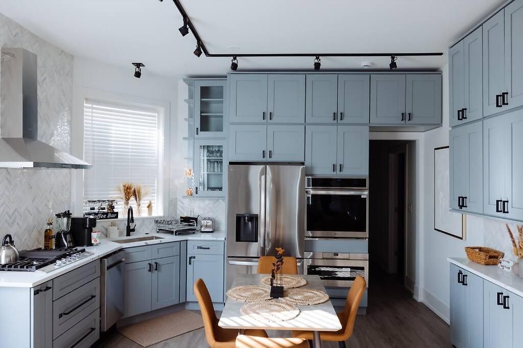 The Brown House - A Luxurious Uchicago Campus Apartment Chicago