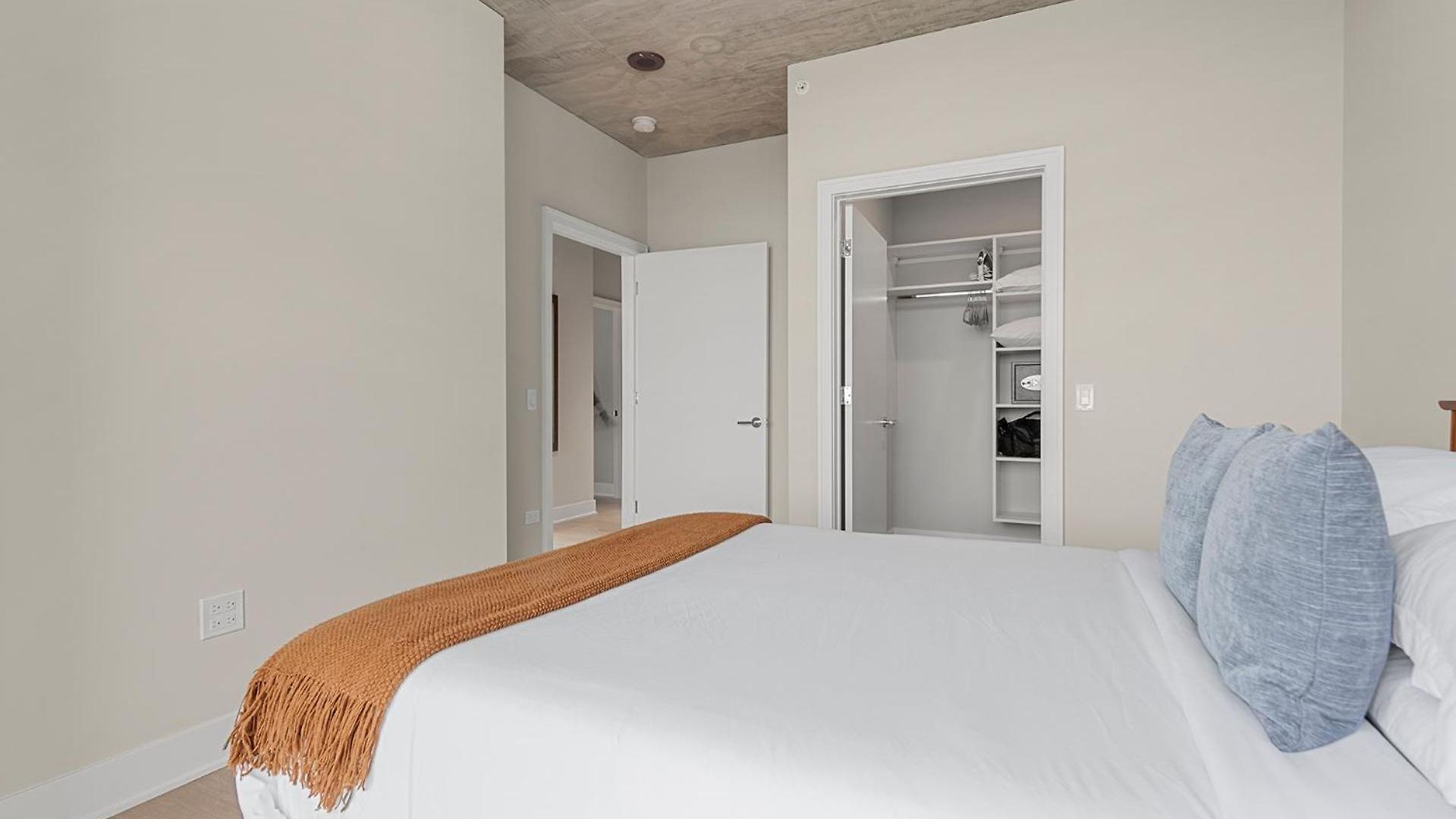 Sage Modern Near Union Park In West Loop Apartment Chicago