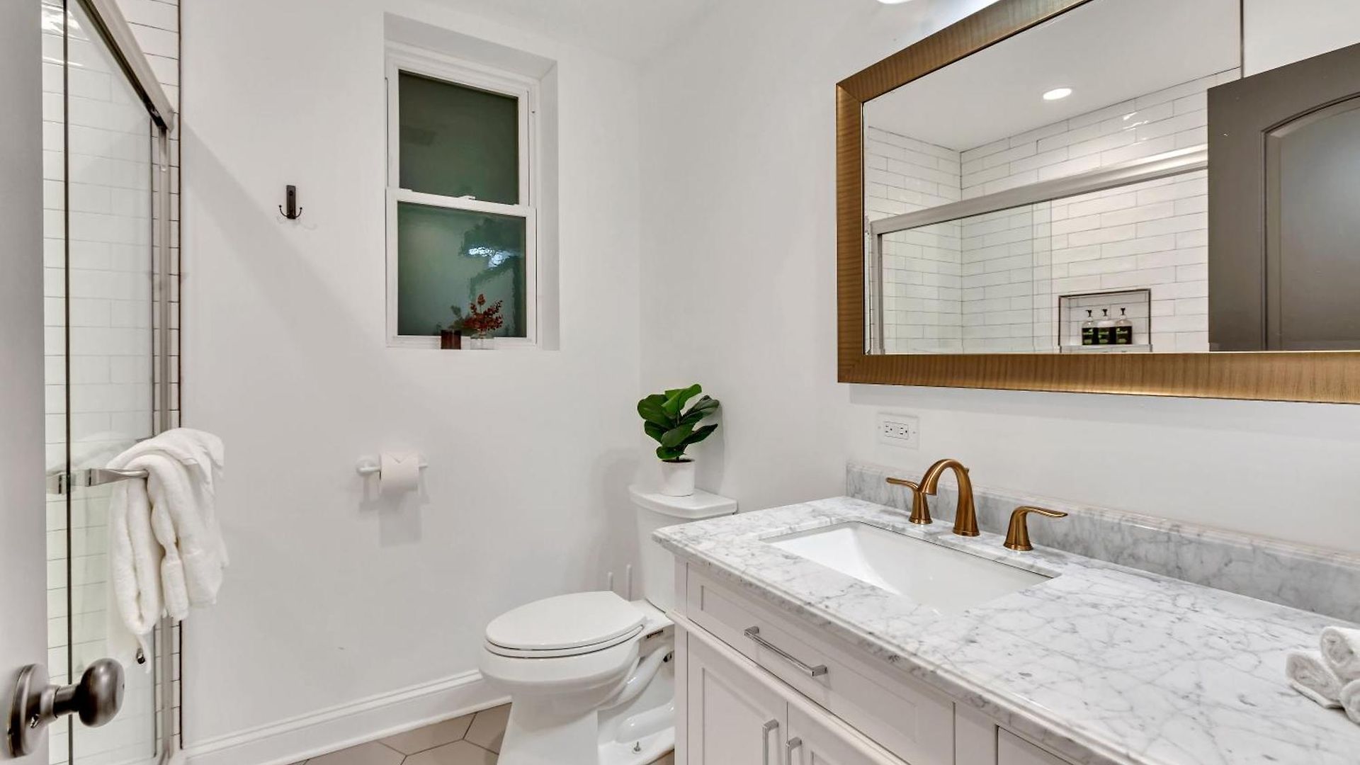 Bright Modern 4bd 2ba In The Heart Of Wrigleyville Chicago