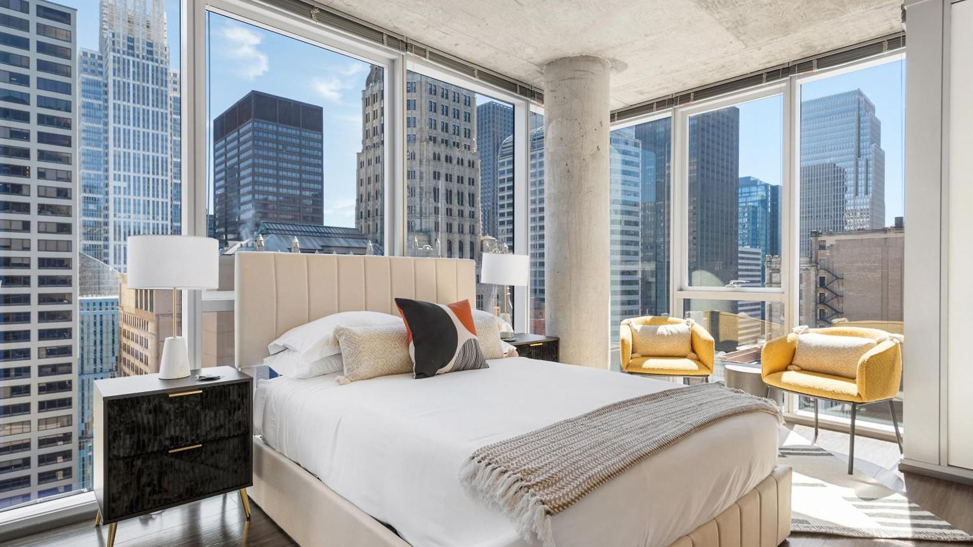 Apartment Linea Luxury Living With Indoor Pool And Rooftop Views In The Loop