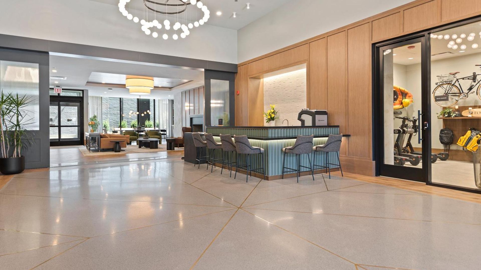 Foundry Unmatched Skyline Views At Lincoln Park Apartment Chicago