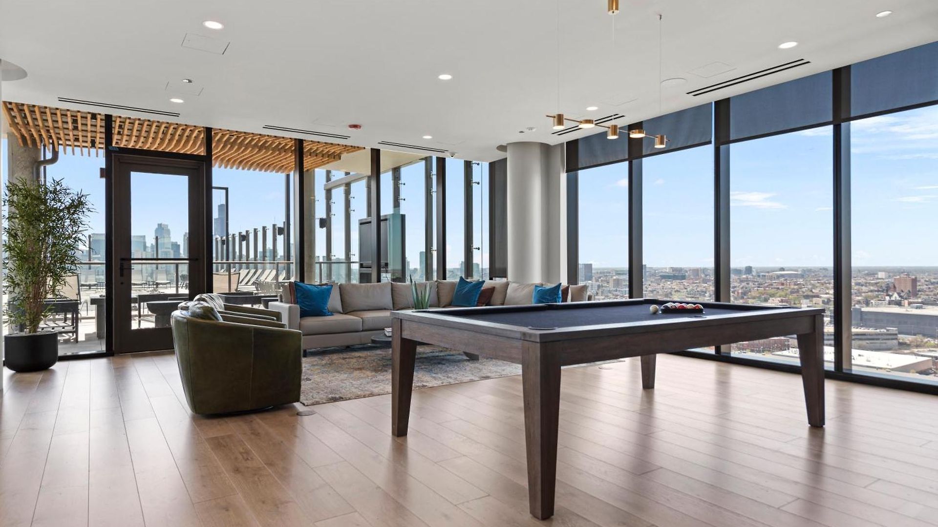 Foundry Unmatched Skyline Views At Lincoln Park