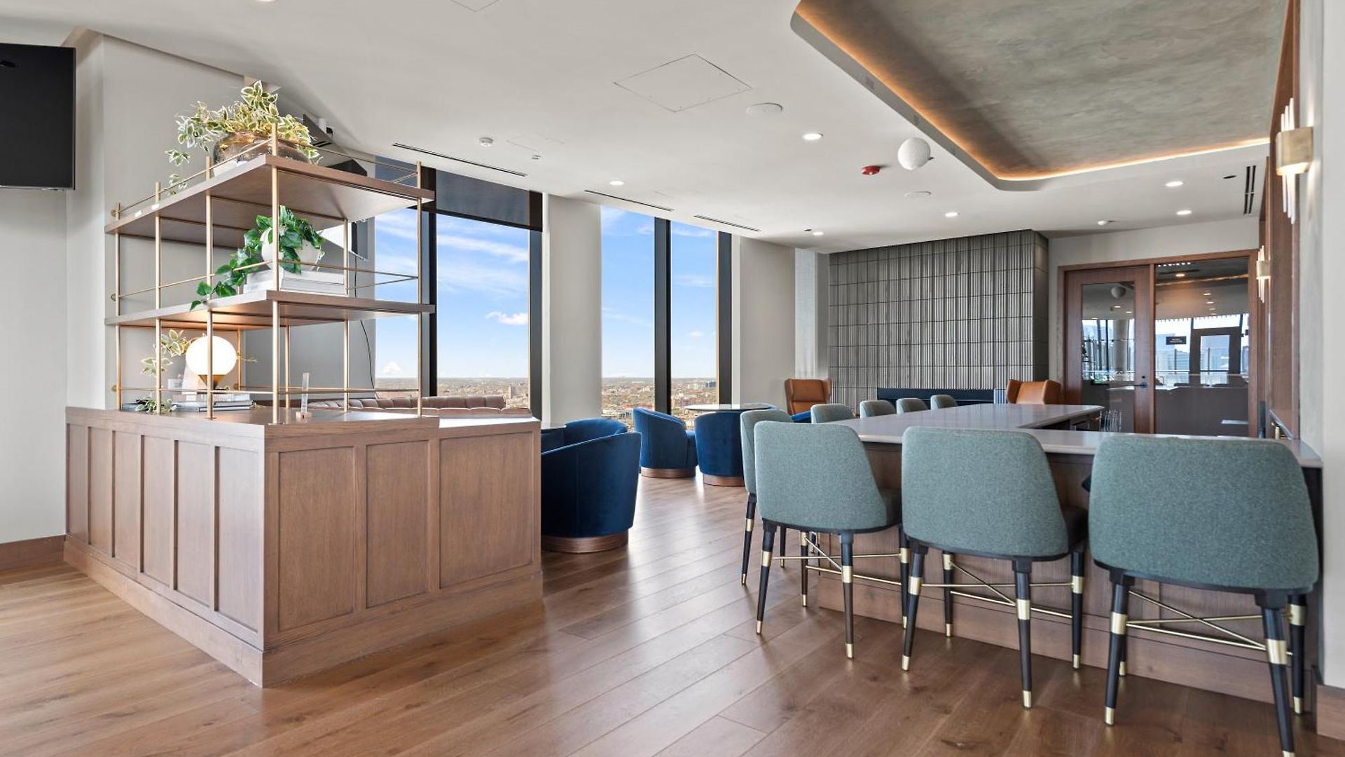 Foundry Unmatched Skyline Views At Lincoln Park Apartment Chicago