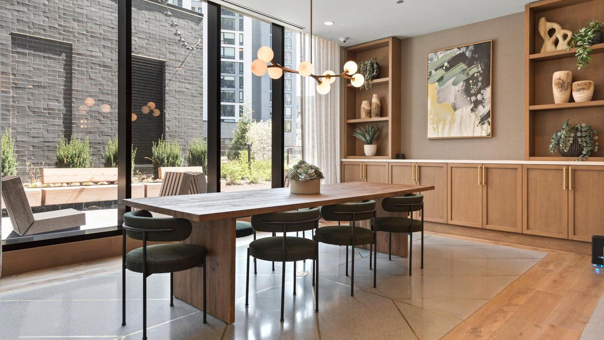 Foundry Unmatched Skyline Views At Lincoln Park *