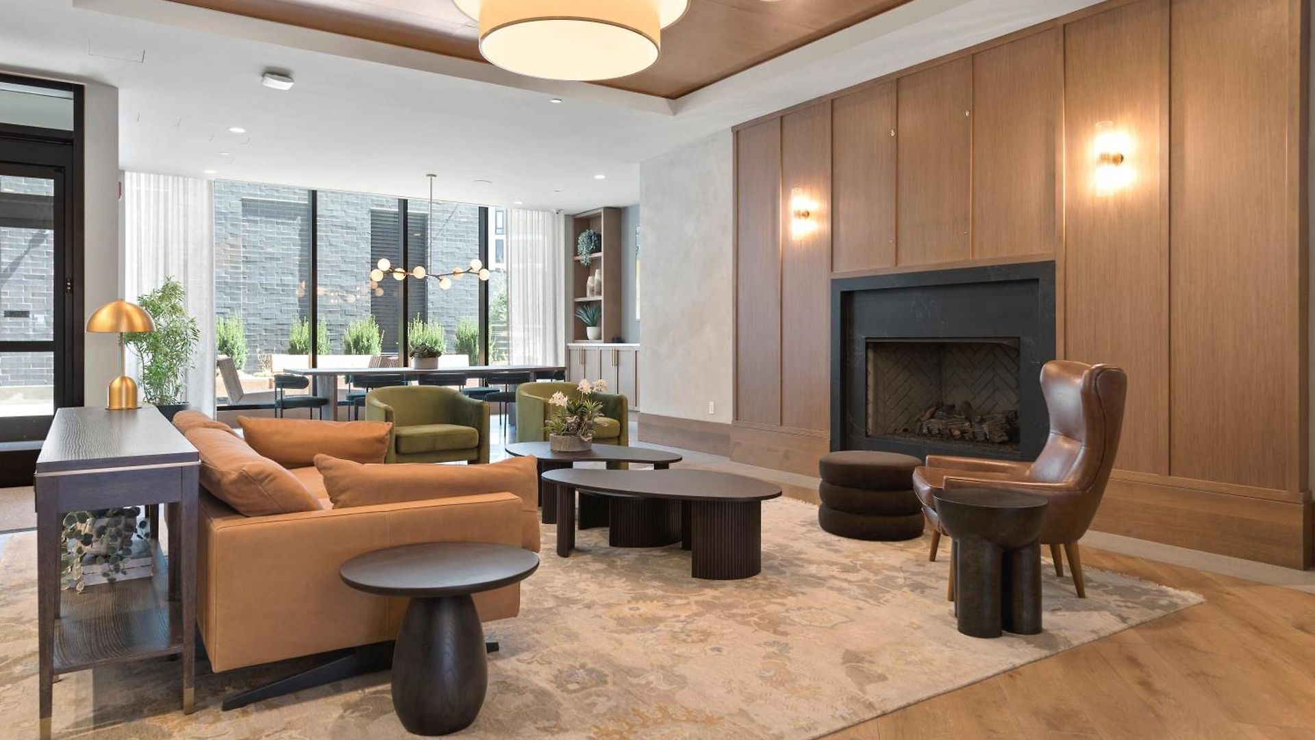 Foundry Unmatched Skyline Views At Lincoln Park Apartment *