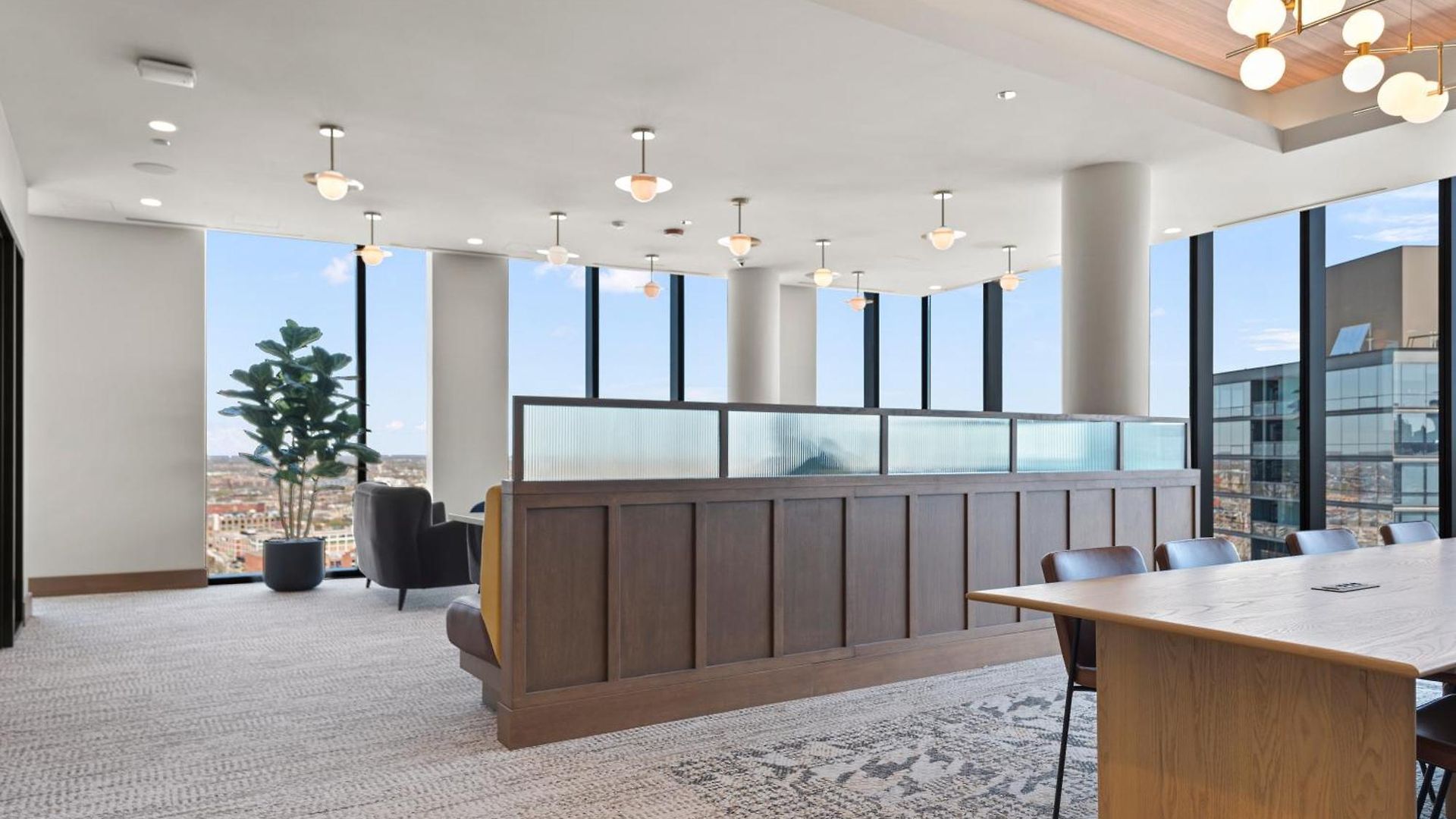 Foundry Unmatched Skyline Views At Lincoln Park Apartment