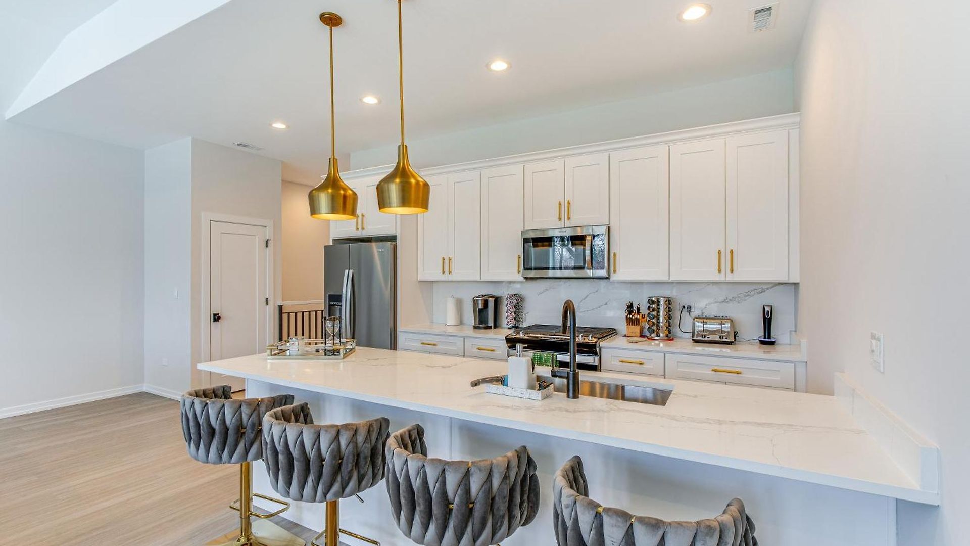 7 Mi To Downtown Luxe Apartment *