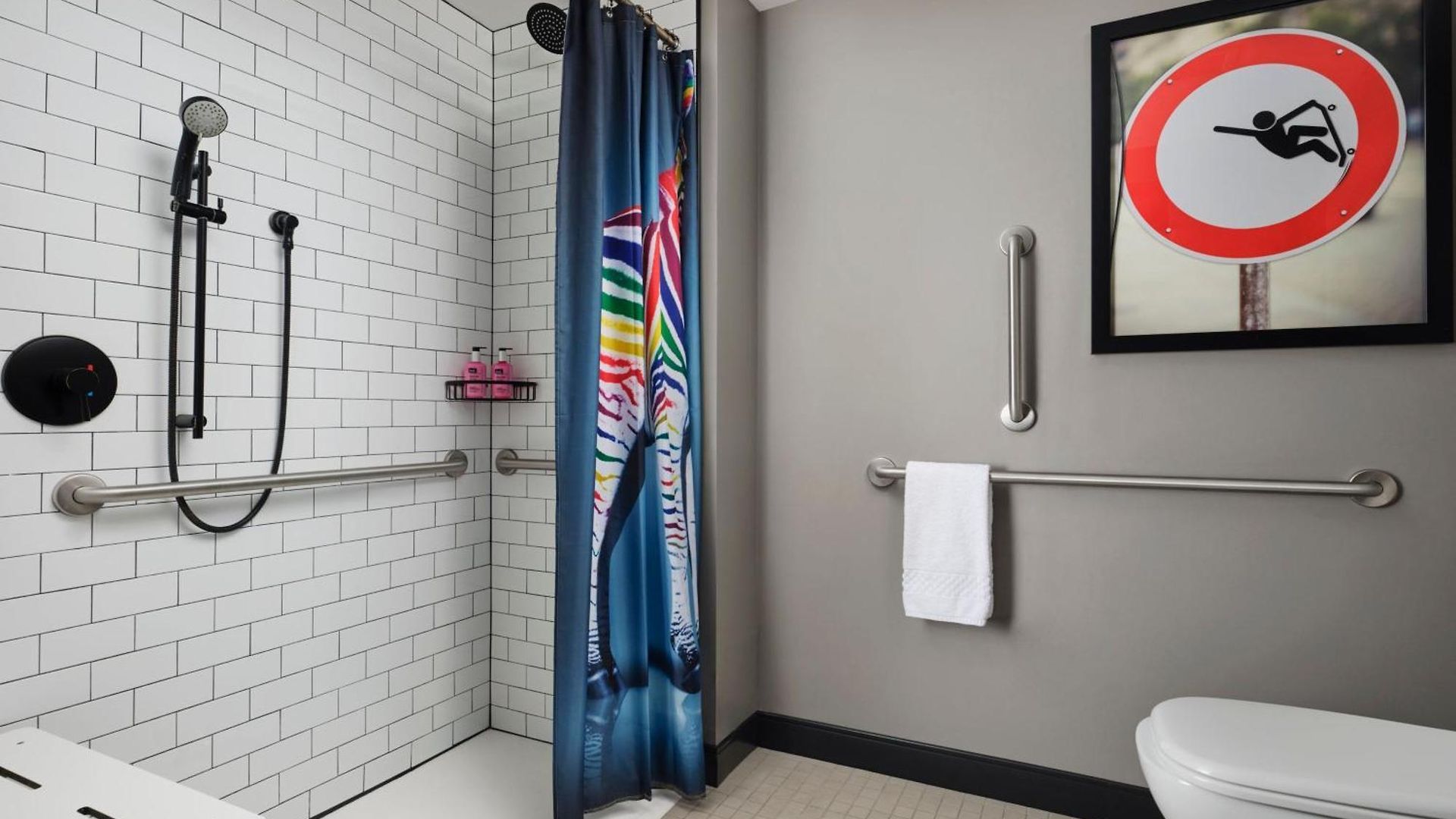 Moxy Downtown Hotel 3*