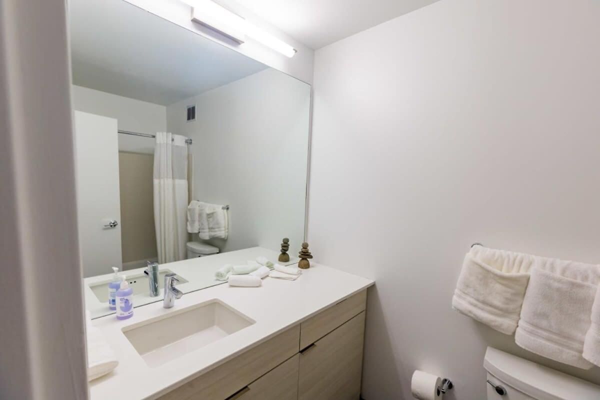Ultimate 3br Luxury Near Navy Pier With Gym & Pool By Envitae Chicago