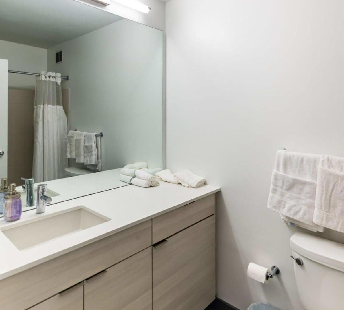 Ultimate 3br Luxury Near Navy Pier With Gym & Pool By Envitae Chicago