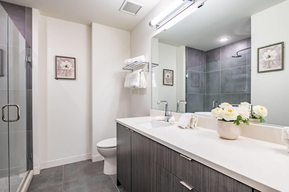3br Luxury Glass With Views Apartment