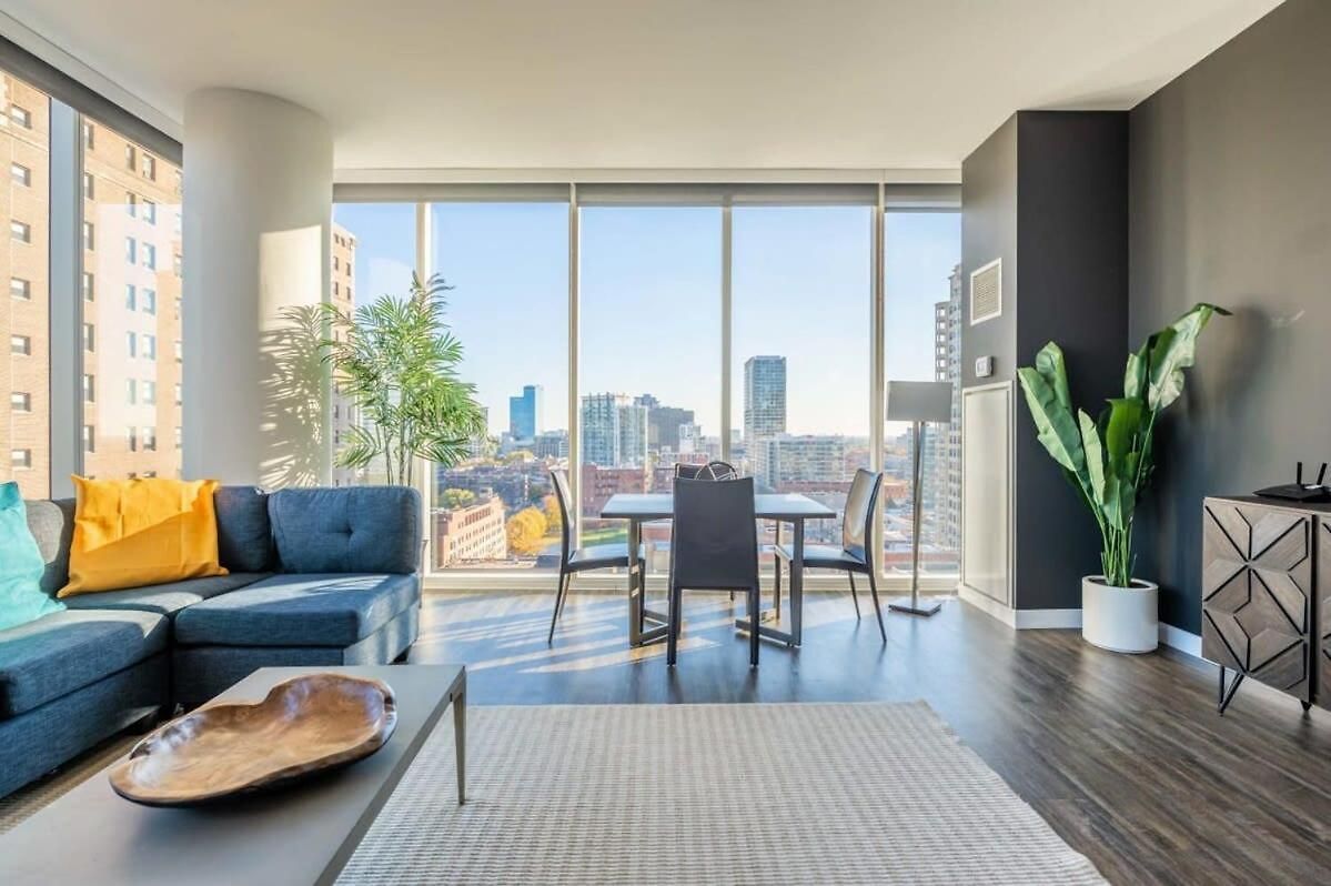 3br Luxury Glass With Views *