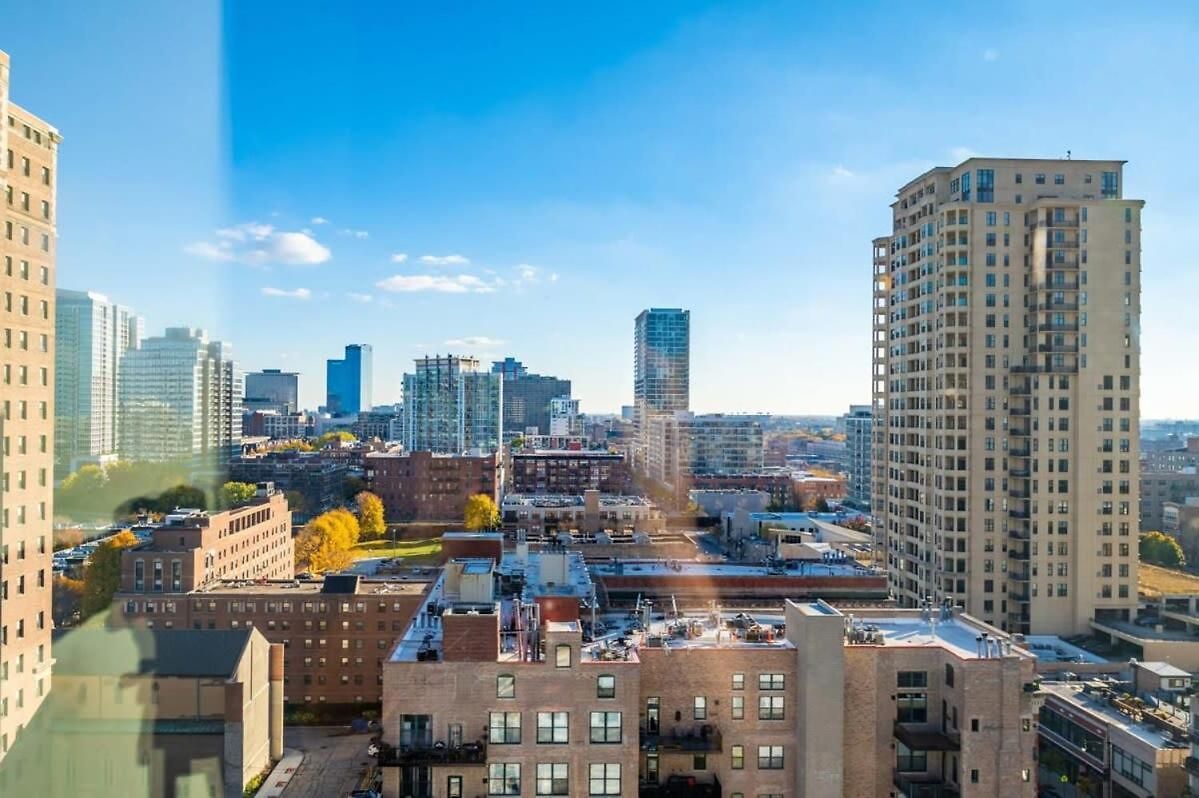 3br Luxury Glass With Views Apartment Chicago