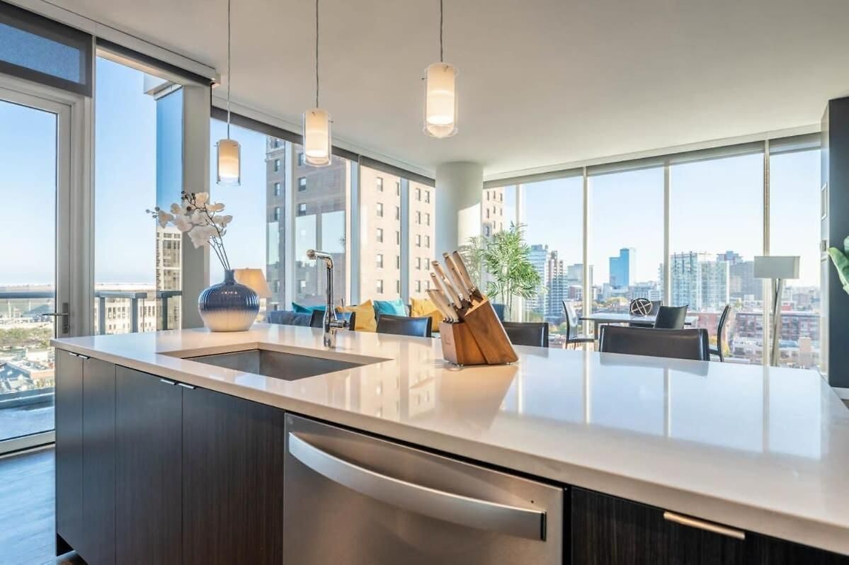 3br Luxury Glass With Views Apartment