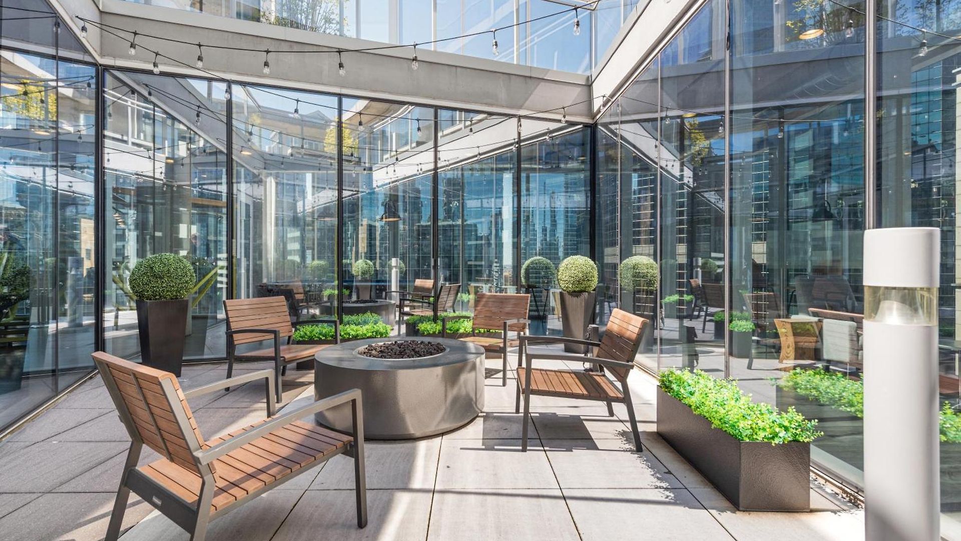 Linea Luxury Living With Indoor Pool And Rooftop Views In The Loop Apartment *