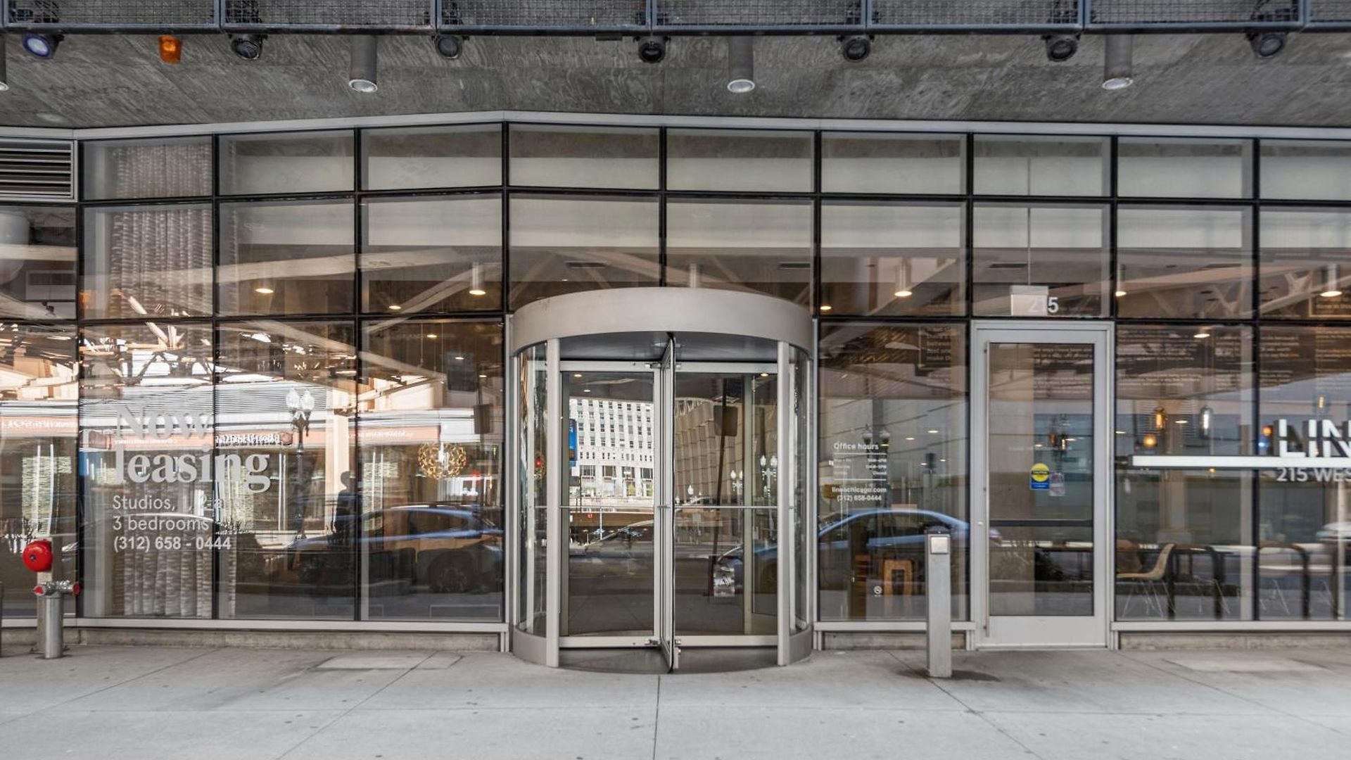 Apartment Linea Luxury Living With Indoor Pool And Rooftop Views In The Loop