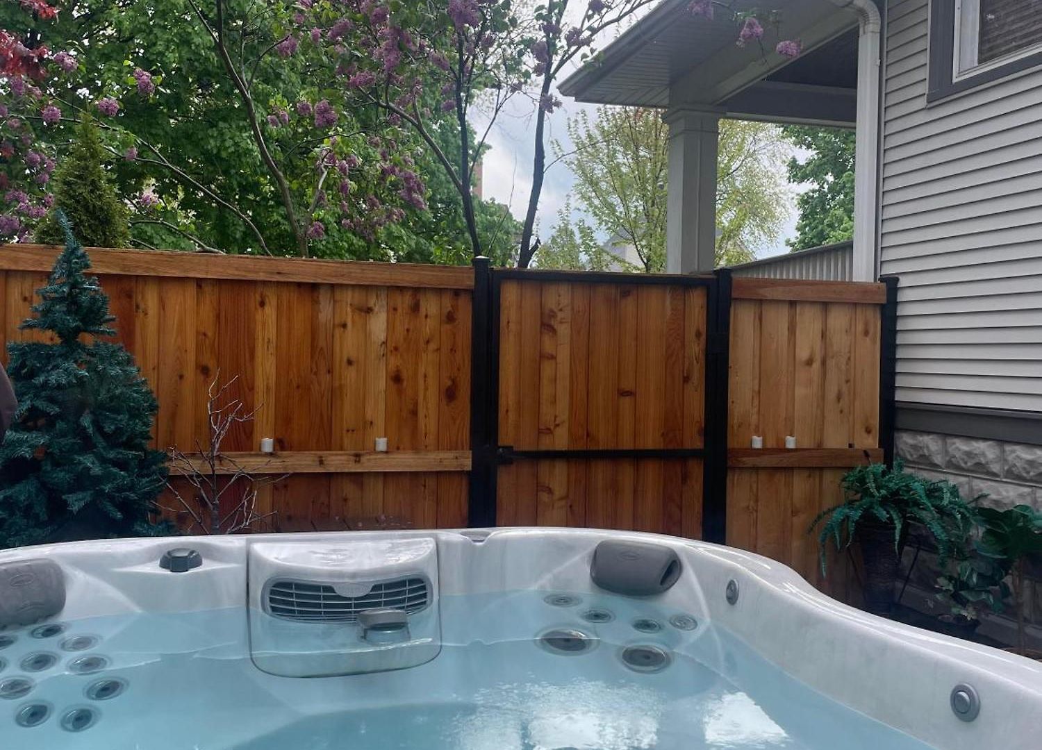 Historic With Outdoor Hot Tub Near Downtown In Public Transportation Hub Chicago