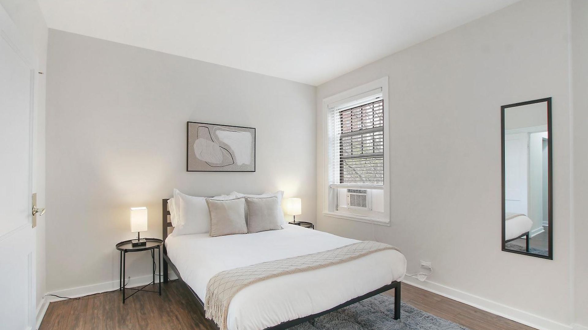 1br Tranquil Hyde Park - Harper 202 & 402 Rep Chicago