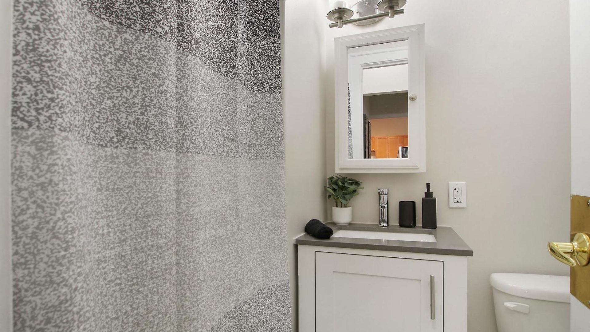 Apartment 1br Tranquil Hyde Park - Harper 202 & 402 Rep