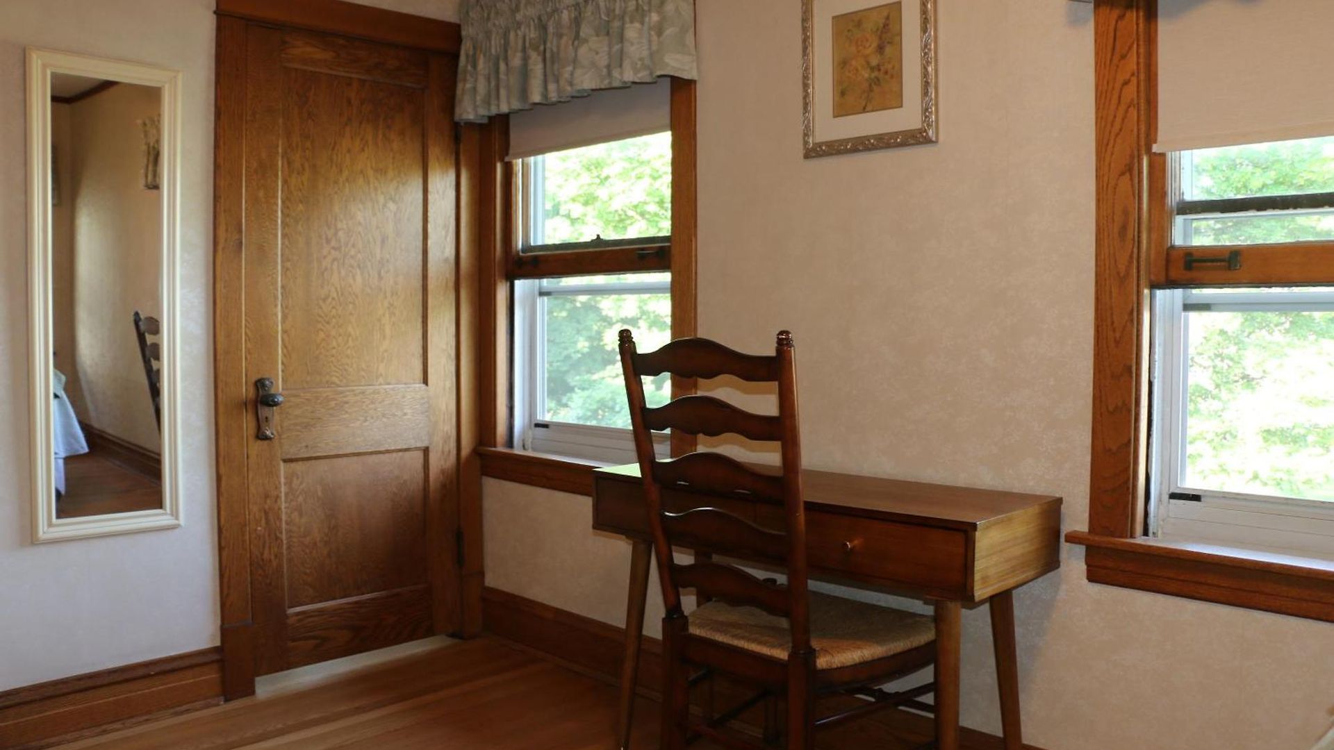 Holiday home Historic With Outdoor Hot Tub Near Downtown In Public Transportation Hub *