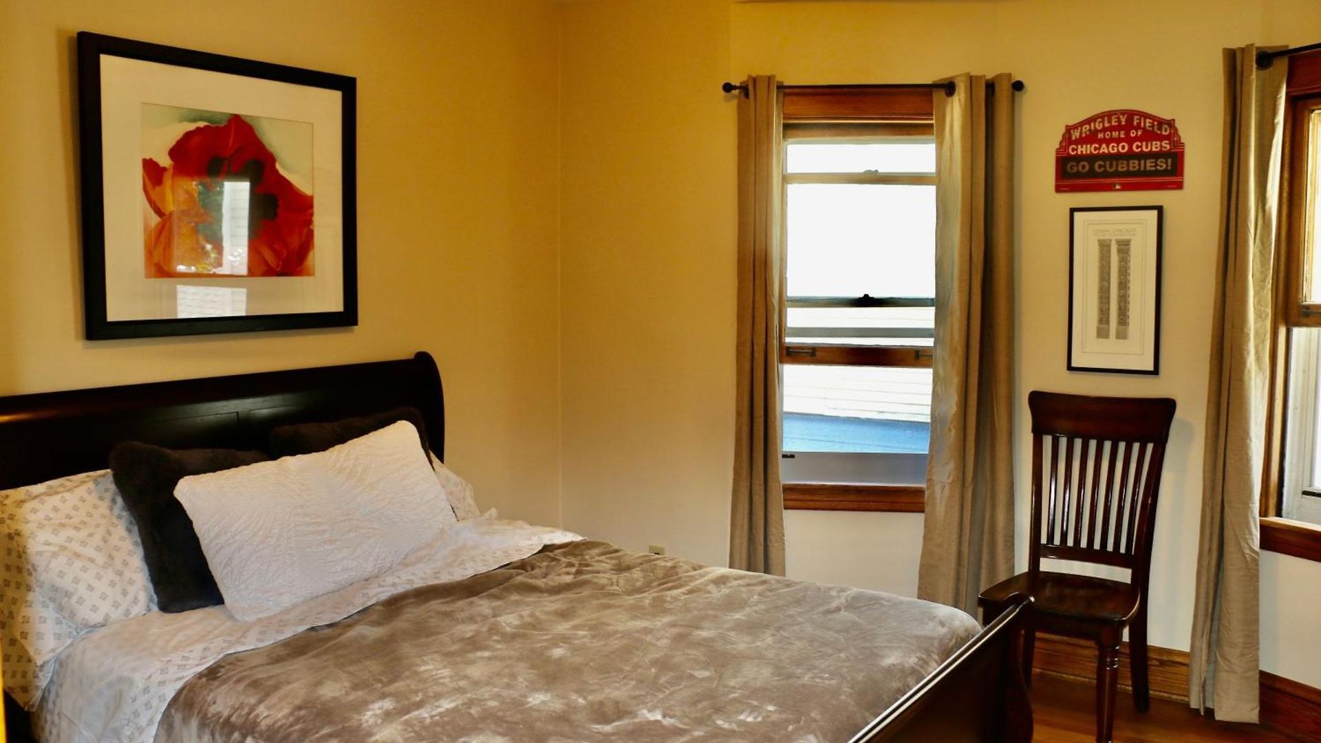 Holiday home Historic With Outdoor Hot Tub Near Downtown In Public Transportation Hub