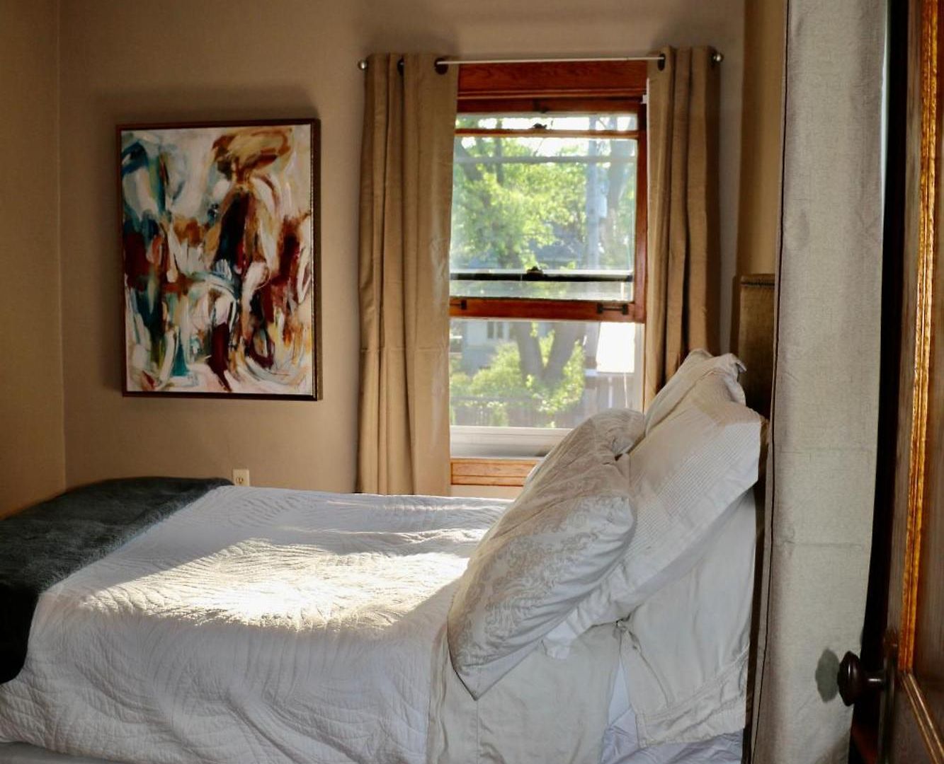 Holiday home Historic With Outdoor Hot Tub Near Downtown In Public Transportation Hub *