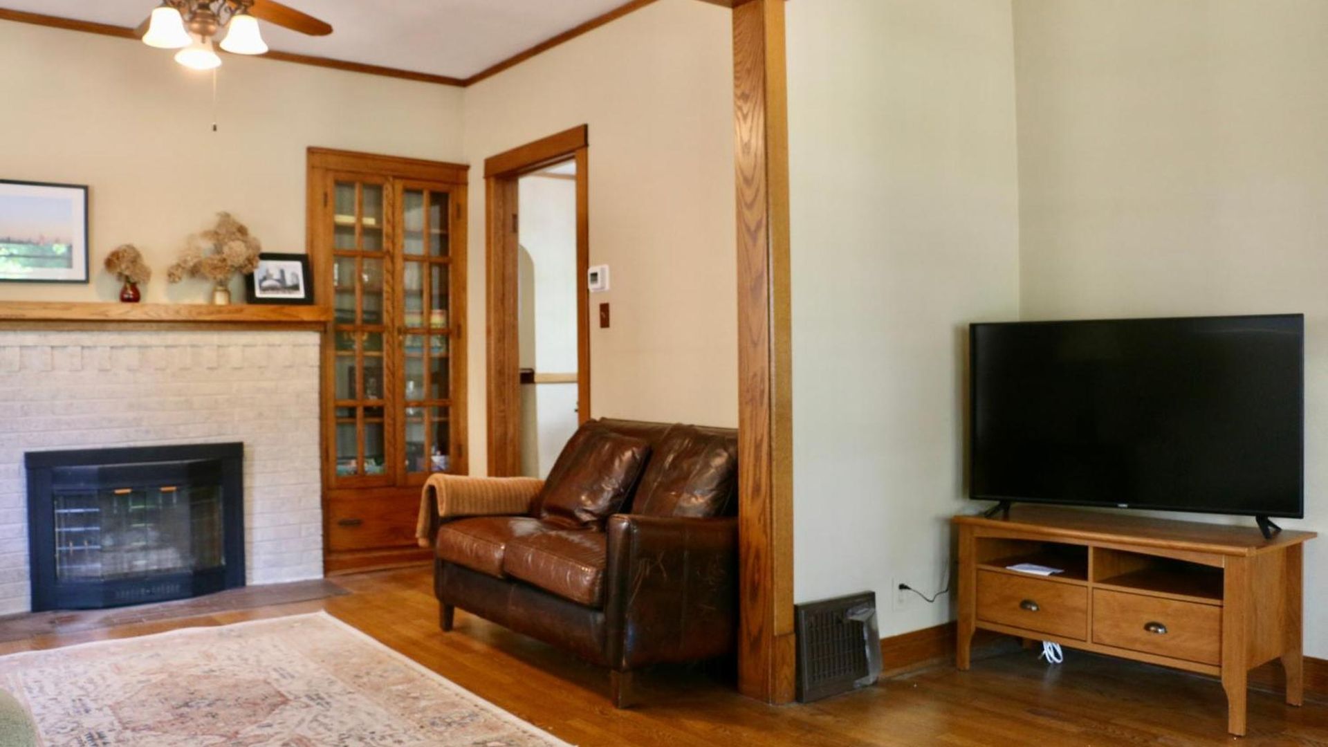 Holiday home Historic With Outdoor Hot Tub Near Downtown In Public Transportation Hub